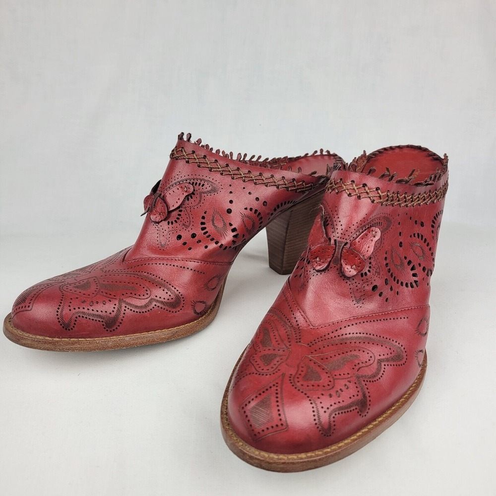 Vince Camuto Red Die Cut Leather Y2K Western Butterfly  Heel Mules Size 10 Women